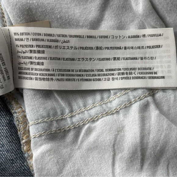 Hollister High Rise Distressed Denim Skirt Size 5 W27 - Picture 8 of 8